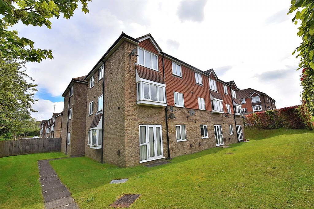 Dunstable, Bedfordshire, 1 bedroom, Upper Floor Flat