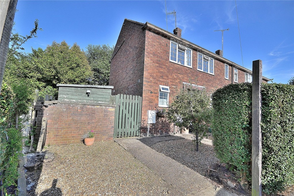 Leighton Buzzard, 3 bedroom, End Terrace House