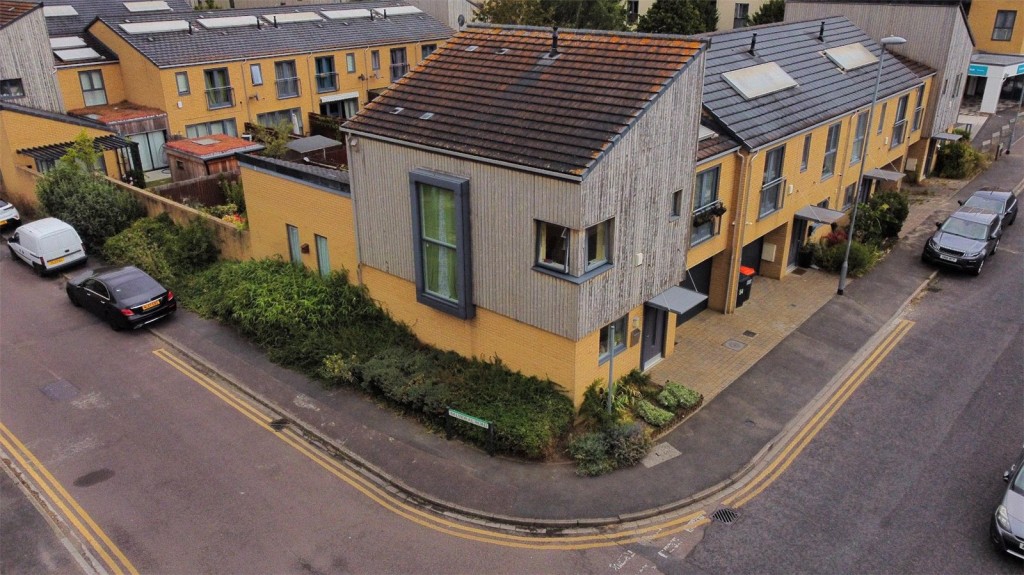 Houghton Regis, Dunstable, Bedfordshire, 3 bedroom, End Terrace House