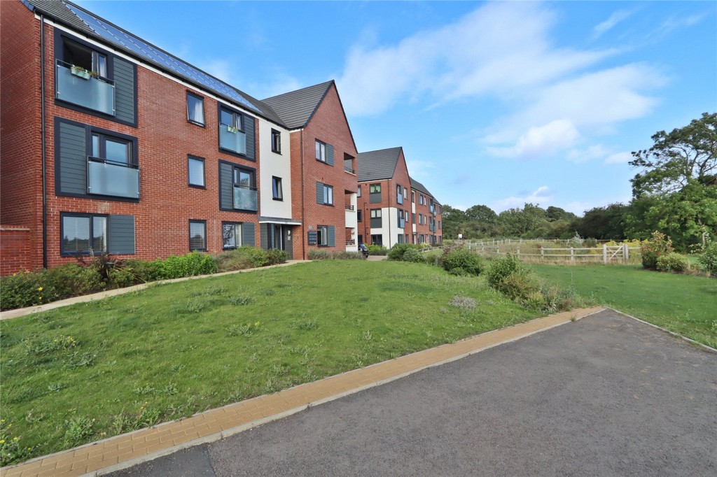 Fairfields, Milton Keynes, 2 bedroom, Upper Floor Flat