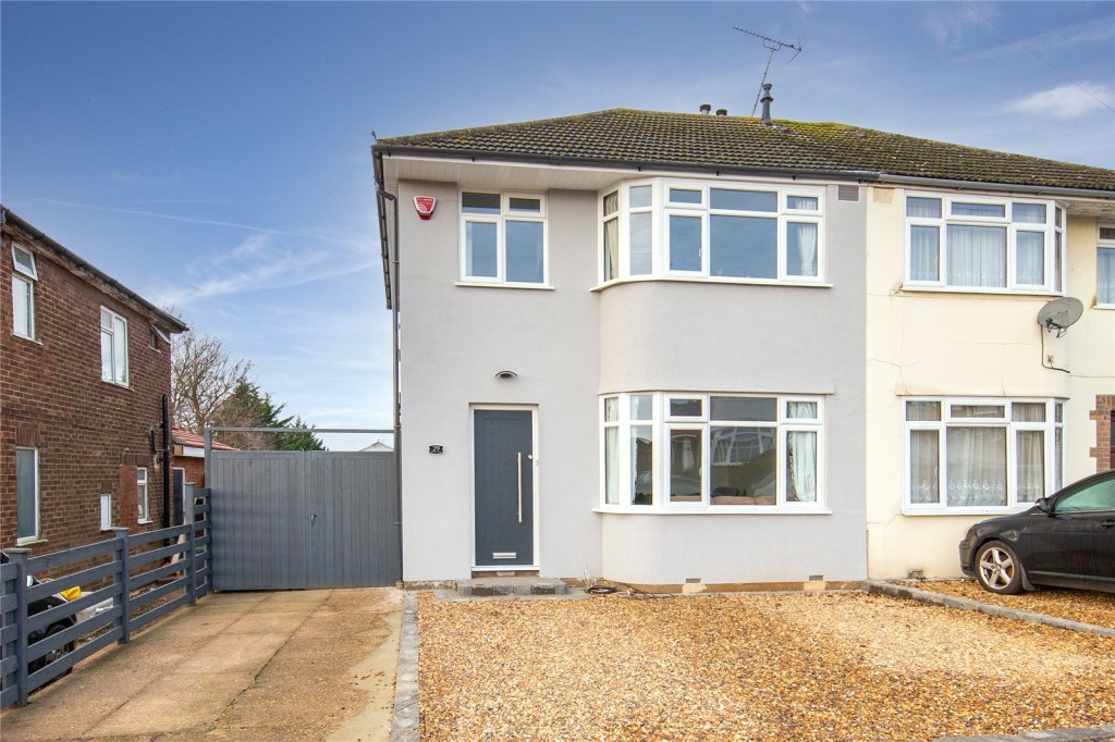 Luton, Bedfordshire, 3 bedroom, Semi Detached House
